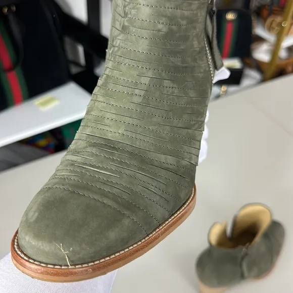 PRE OWNED Paul Green Malibu Sliced Double Zip Ankle Boots in Green