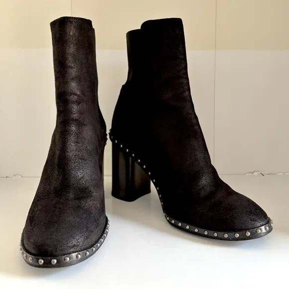 🖤Rag &amp; Bone Romi Chelsea Bootie- black- size 6- dome studs detailing the welt.