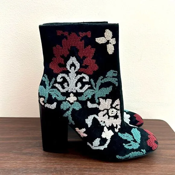 Rebecca Minkoff Bojana Embroidered Black Suede Boots Sz 9.5