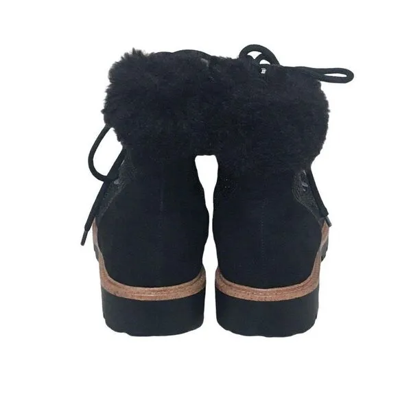 Report Womens  Quorra boots size 8.5