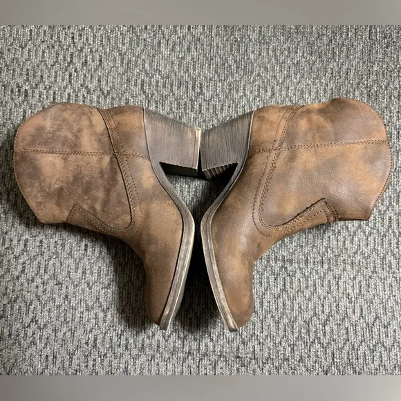 Rocket Dog Brown Faux Leather Heeled Pull On Western Ankle Boots Womens Size 6