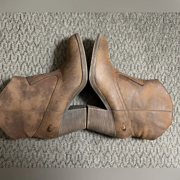 Rocket Dog Brown Faux Leather Heeled Pull On Western Ankle Boots Womens Size 6