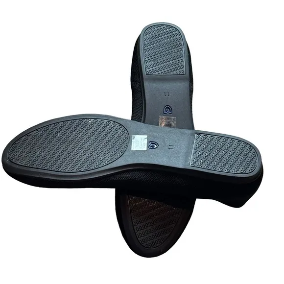 Rothy's The Round Toe Ballet Flat Slip On Comfortable Black Solid Size W11 NWOB