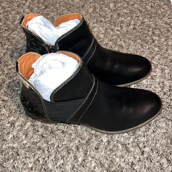 ROTTERDAMRotterdam leather ankle boots Size 5.5-6