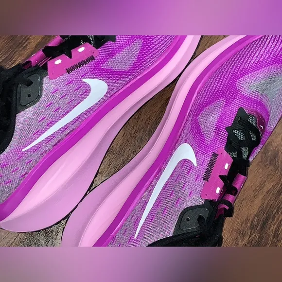 Running shoes Nike Vomero 17
