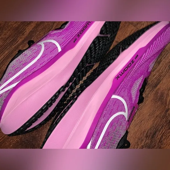 Running shoes Nike Vomero 17