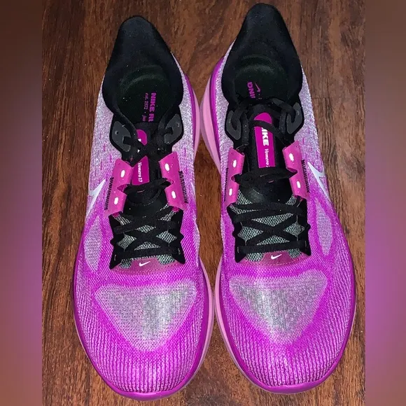 Running shoes Nike Vomero 17