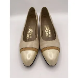 Salvatore Ferragamo Pump Size 6.5 AA