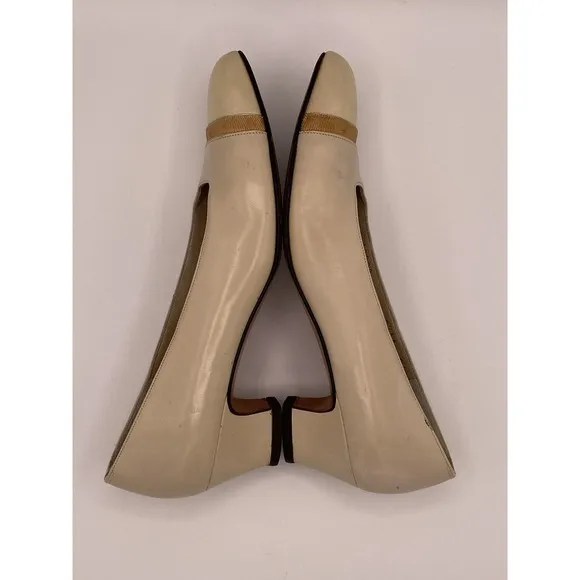 Salvatore Ferragamo Pump Size 6.5 AA