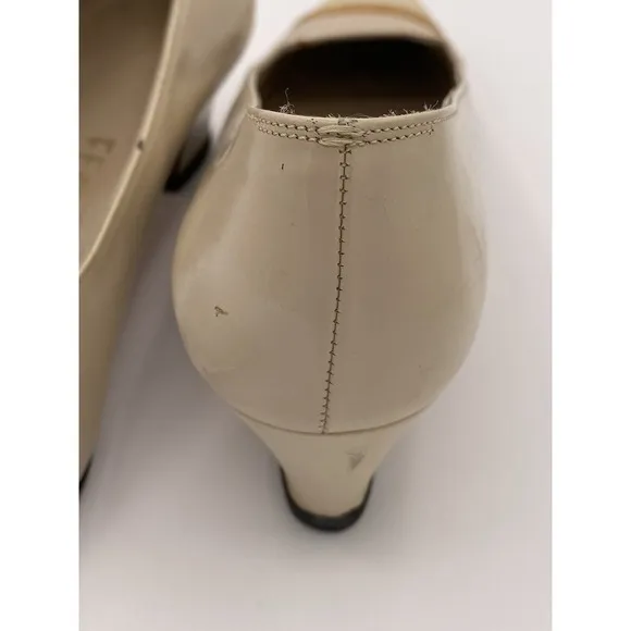 Salvatore Ferragamo Pump Size 6.5 AA