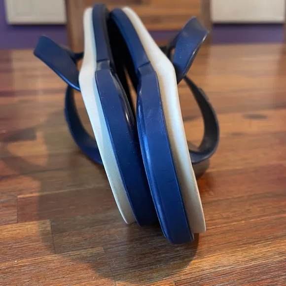 SALVATORE FERRAGAMO Signature‎ Thong Flip Flop Sandals