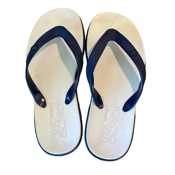 SALVATORE FERRAGAMO Signature‎ Thong Flip Flop Sandals