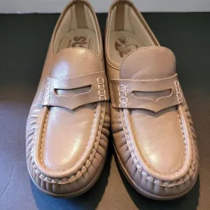 Sas Women's light Brown easy Slip On  Genuine leather Moccasin sz9 Unworn Nwob