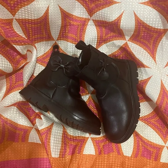 SHEIN Chelsea ankle boots with bow on the side zipper closure size 33 BLK ONLY