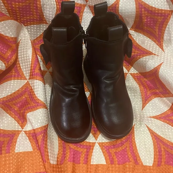 SHEIN Chelsea ankle boots with bow on the side zipper closure size 33 BLK ONLY