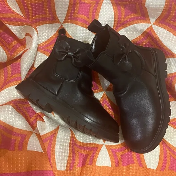 SHEIN Chelsea ankle boots with bow on the side zipper closure size 33 BLK ONLY