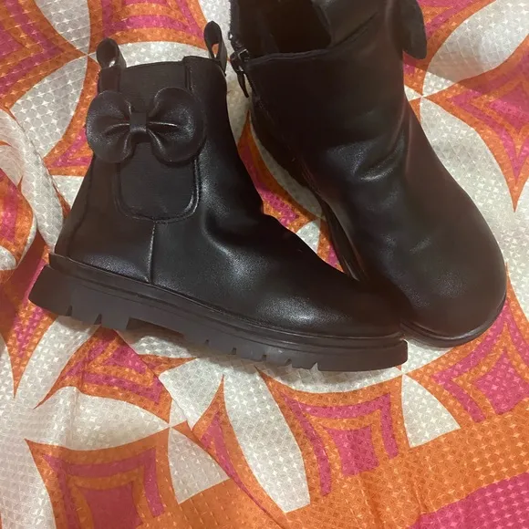 SHEIN Chelsea ankle boots with bow on the side zipper closure size 33 BLK ONLY