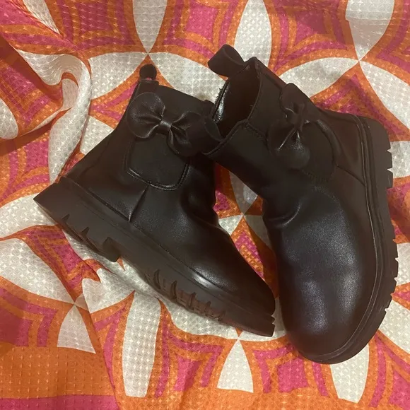 SHEIN Chelsea ankle boots with bow on the side zipper closure size 33 BLK ONLY