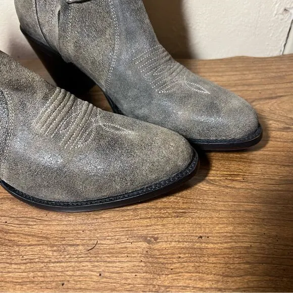 Shyanne western ankle heeled side zip boots NEW 7