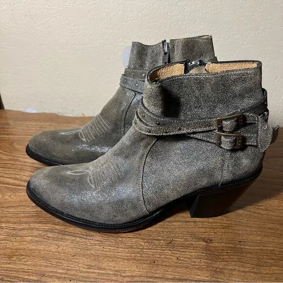 Shyanne western ankle heeled side zip boots NEW 7