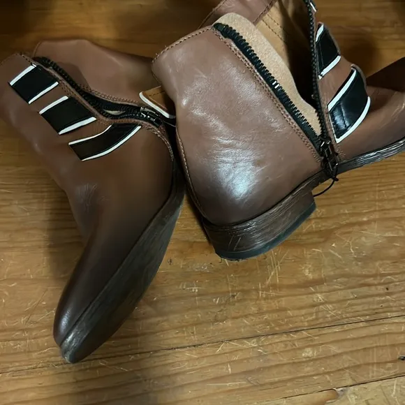 Sisley LEATHER ANKLE BOOTIES LEATHER WOMEN Buckle