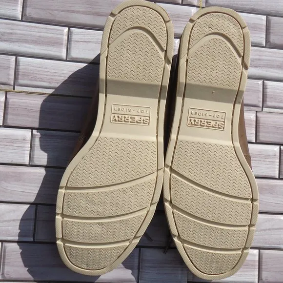 SIZE 10.5. Sperry Top-Sider leather sneakers shoes.