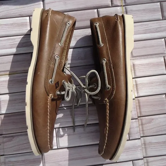 SIZE 10.5. Sperry Top-Sider leather sneakers shoes.