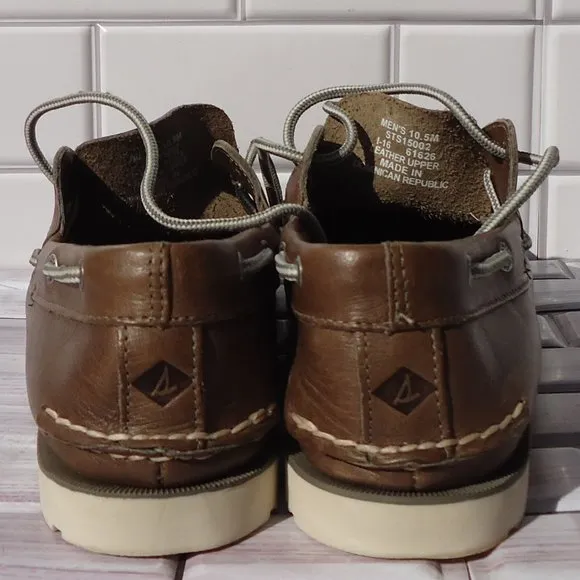 SIZE 10.5. Sperry Top-Sider leather sneakers shoes.