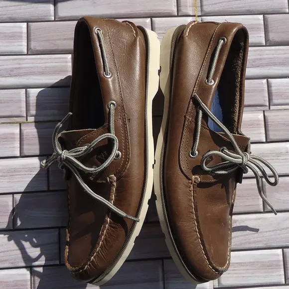 SIZE 10.5. Sperry Top-Sider leather sneakers shoes.