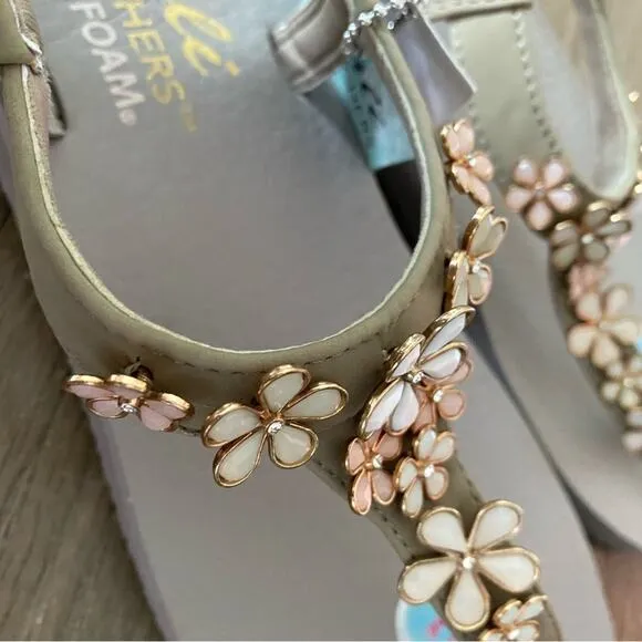 Skechers Meditation Foam Yoga Daisy NWTs Taupe Thong Sandals Flip Flops size 10