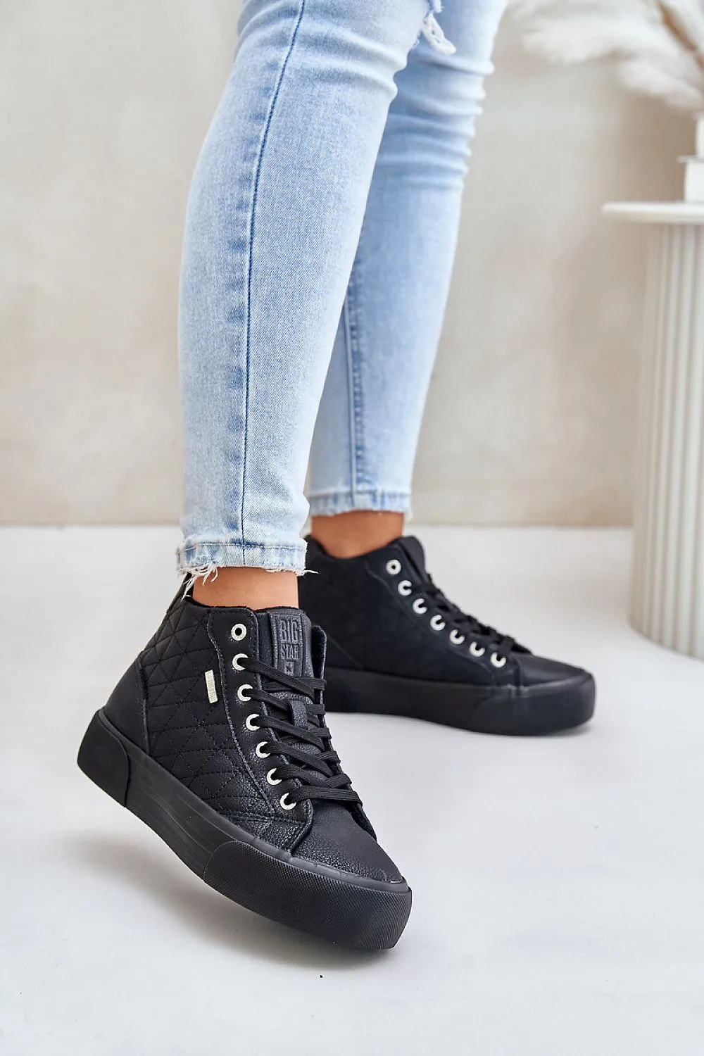 Sneakers model 201918 Step in style