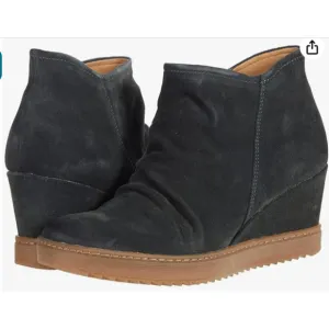 Sofft Siri Green Suede Waterproof Platform Booties Size 7