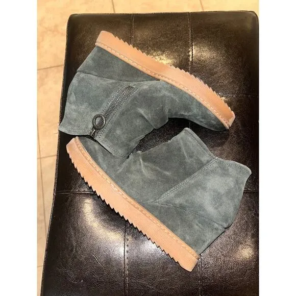 Sofft Siri Green Suede Waterproof Platform Booties Size 7