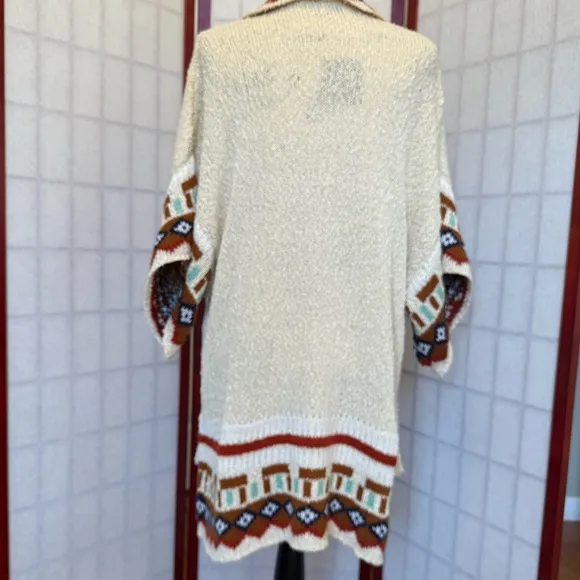 Soft Kimono Style Sweater - EUC - O/S fits most