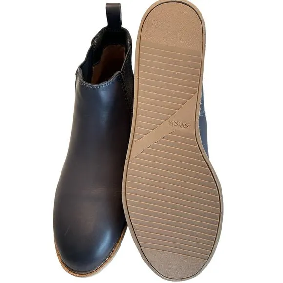 SoftWalk Wildwood Women's Grey Leather Chelsea Boot Size 8 M Comfortable Wedge