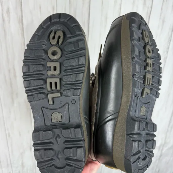 Sorel Beige and Black Winter Boots