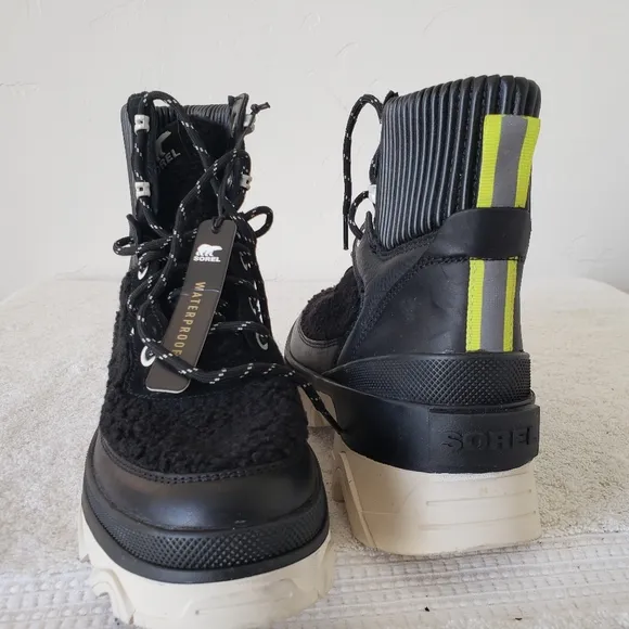 Sorel black waterproof leather plus fabric women's boots size 8.5