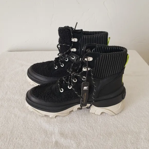 Sorel black waterproof leather plus fabric women's boots size 8.5