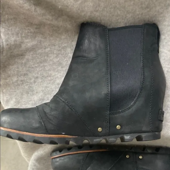 Sorel Black Wedge Ankle Boots Sleek Design