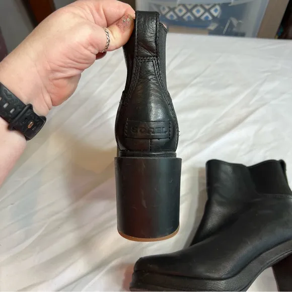 Sorel Blake black leather waterproof block heel boots size 7
