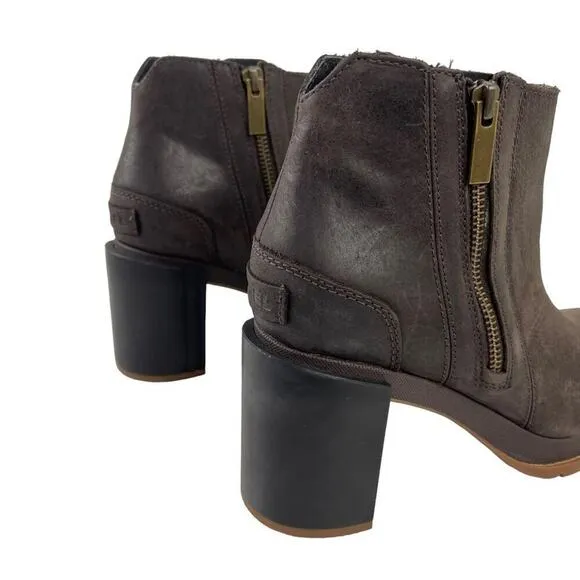 Sorel Blake Distressed Ankle Waterproof Leather Boots in Blackened Brown Size 7