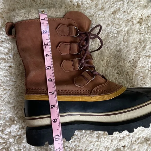 Sorel Caribou Women's 8 Winter Snow Boot Outdoors Comfortable Classic Faux Fur