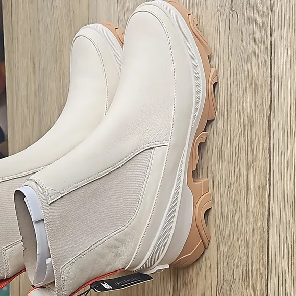 Sorel Cream Leather Brex Chelsea Boots 11 NWT