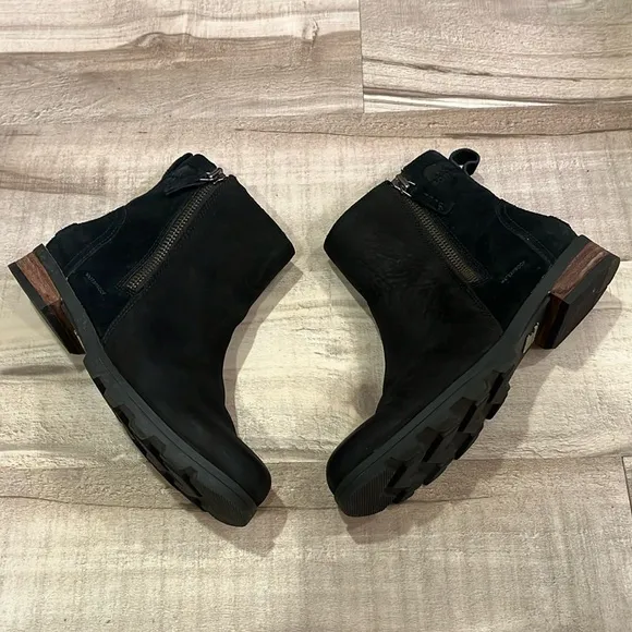 Sorel Emelie Zip suede/leather waterproof ankle boots size 6.5