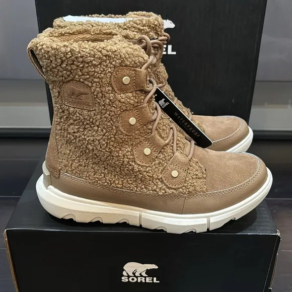 SOREL EXPLORER II JOAN COZY BOOTS  IN DELTA /FAWN SIZE 6 NEW IN BOX!