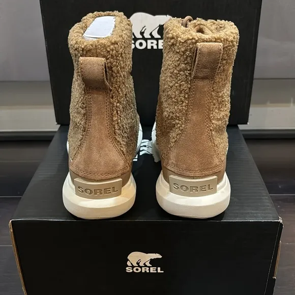 SOREL EXPLORER II JOAN COZY BOOTS  IN DELTA /FAWN SIZE 6 NEW IN BOX!