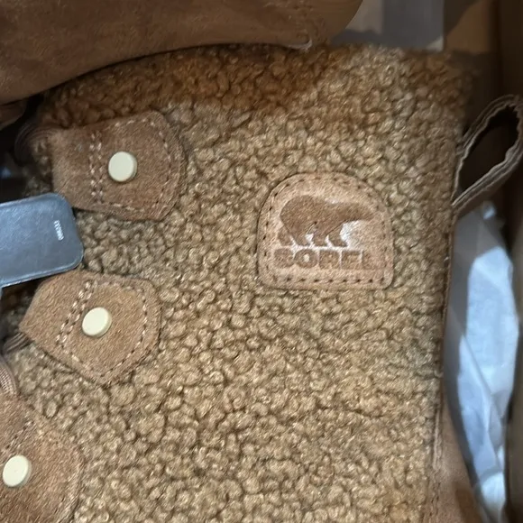SOREL EXPLORER II JOAN COZY BOOTS  IN DELTA /FAWN SIZE 6 NEW IN BOX!