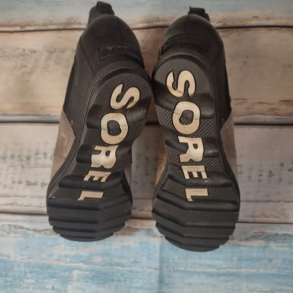 SOREL Gray &amp; Black Joan Of Arctic Wedge II Chelsea Leather  size 9 Ankle Boots