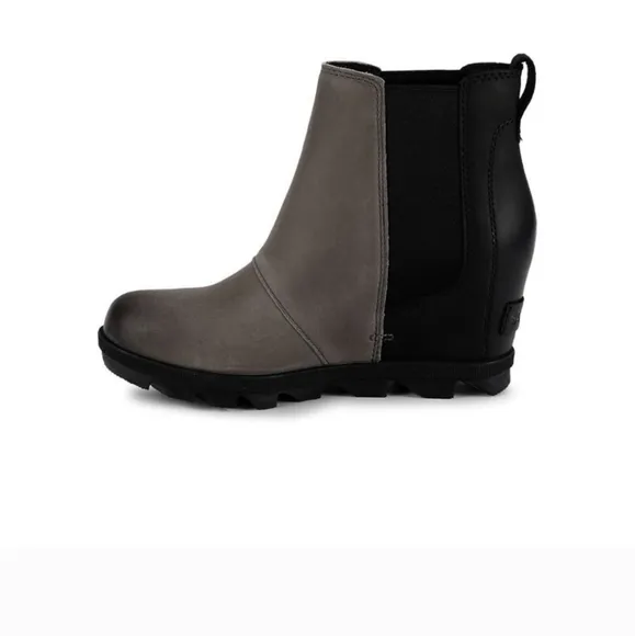 SOREL Gray &amp; Black Joan Of Arctic Wedge II Chelsea Leather  size 9 Ankle Boots