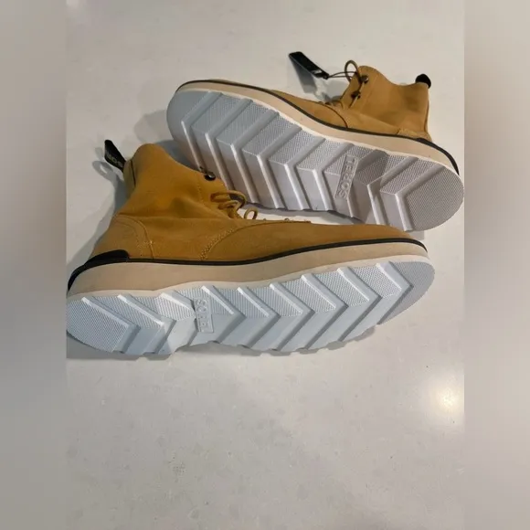 Sorel Hi Line Platform Combat Boots Geo Yellow size 10 new